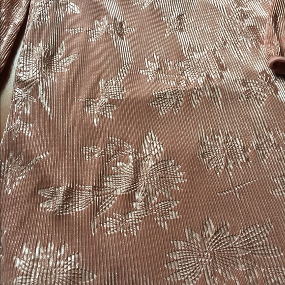 NWT! Urban Outfitters Rose Gold Floral Mini Dress! - Picture 5 of 8